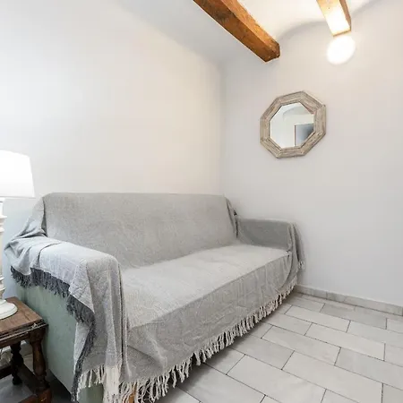 Apartment Hauzify I Domus